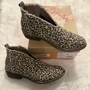 Very G Leopard Print Ankle Boots, Size 8